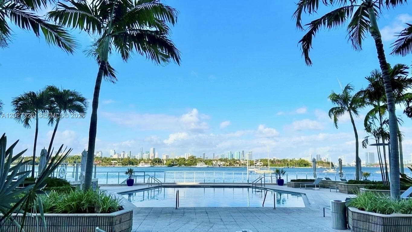 800 West Ave # 924, Miami Beach FL 33139 — 1