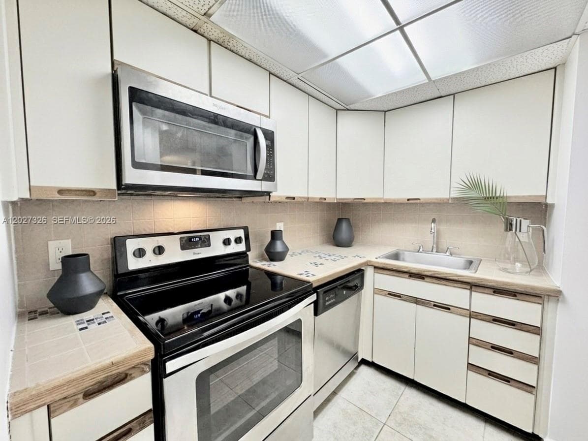 800 West Ave # 924, Miami Beach FL 33139 — 5