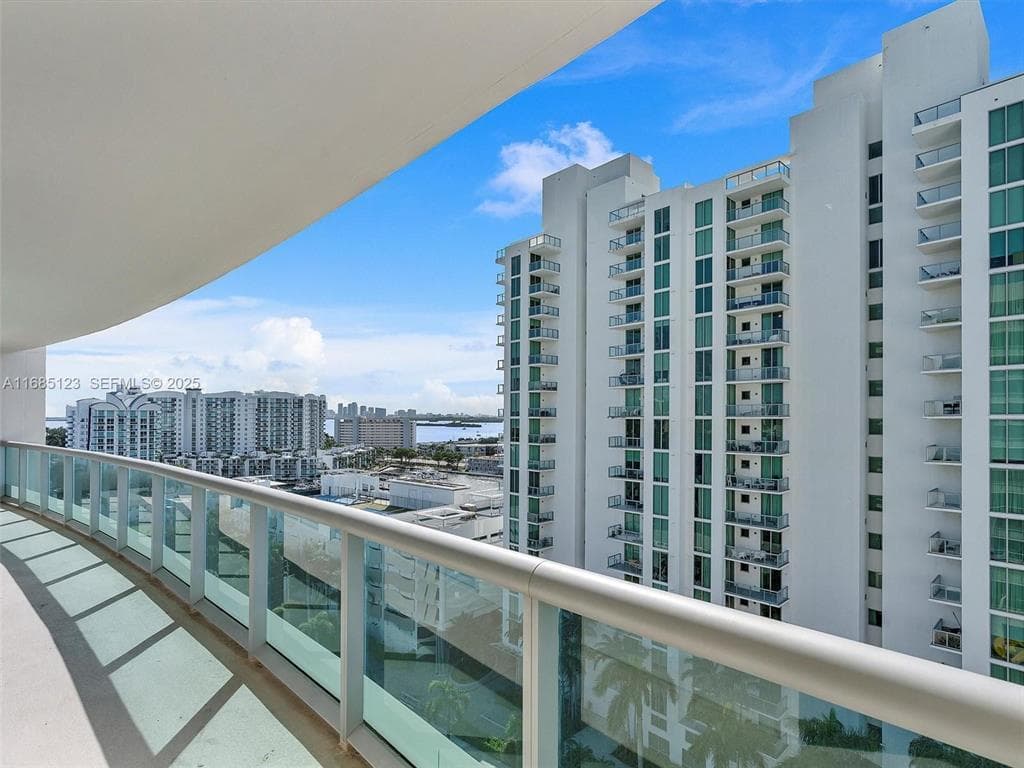 7935 East Drive Unit 1202, North Bay Village FL 33141 — 32