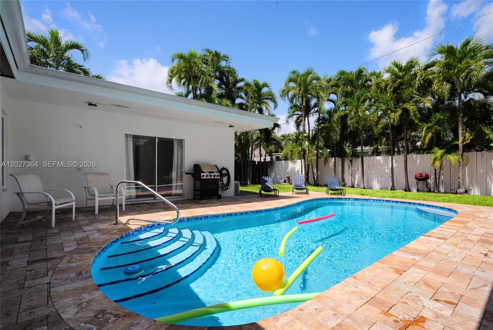2555 NE 202nd St, Miami FL 33180 — 18
