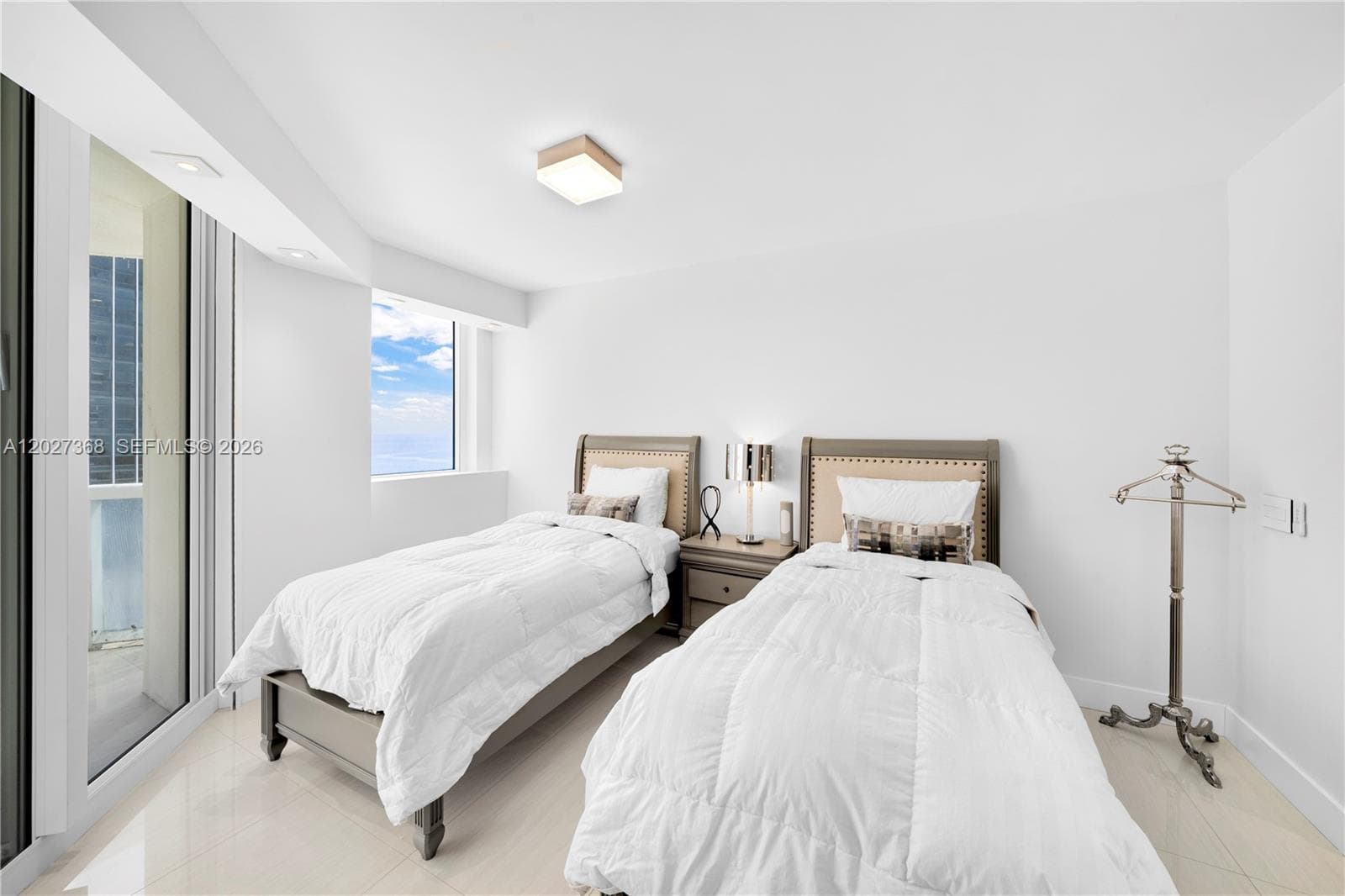 4779 Collins Ave # 908, Miami Beach FL 33140 — 10