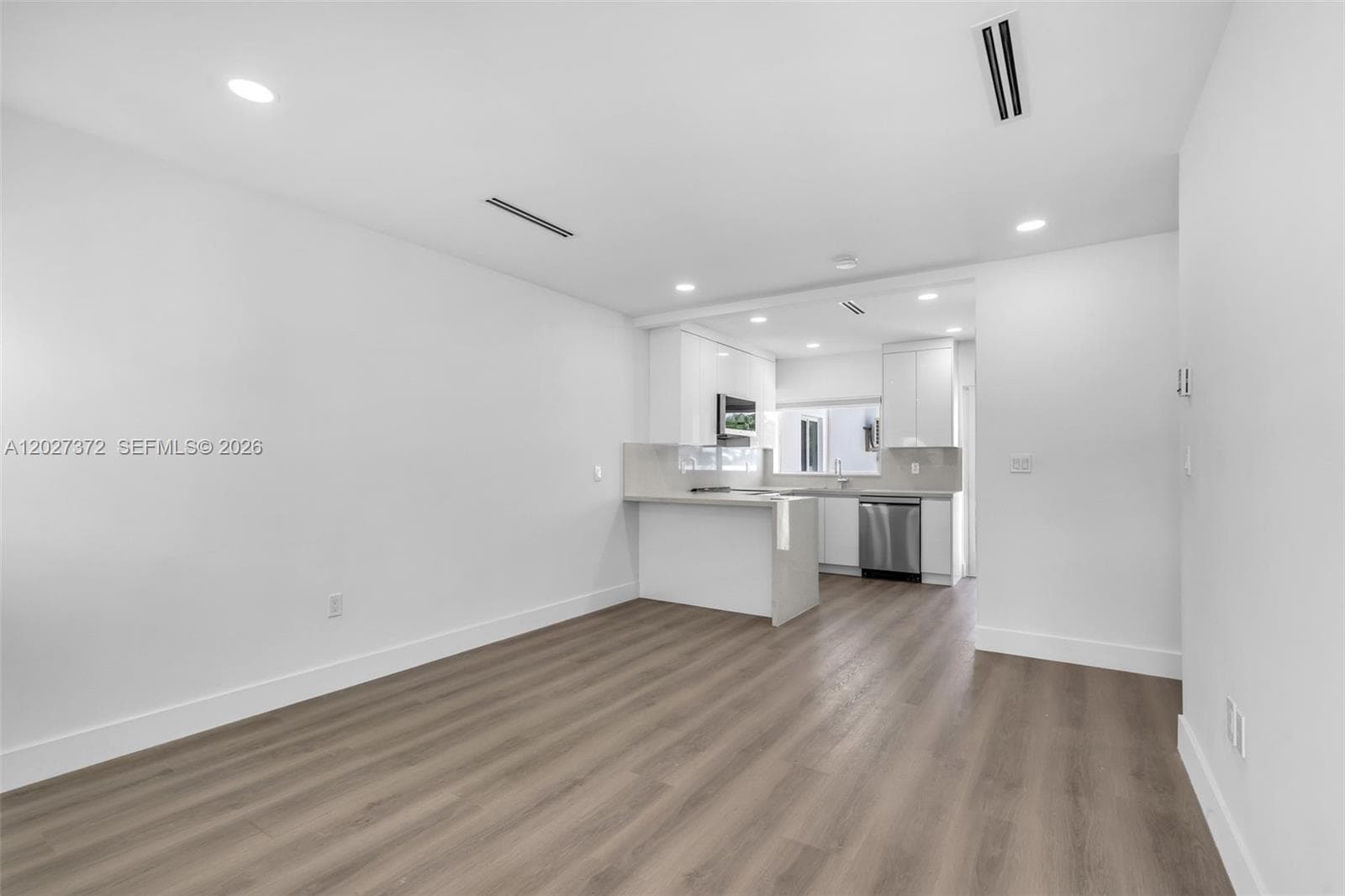 2814 SW 26th St # 2810, Miami FL 33133 — 3