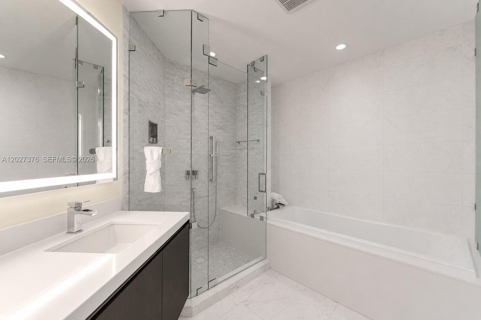 851 NE 1st Ave # 2308, Miami FL 33132 — 13
