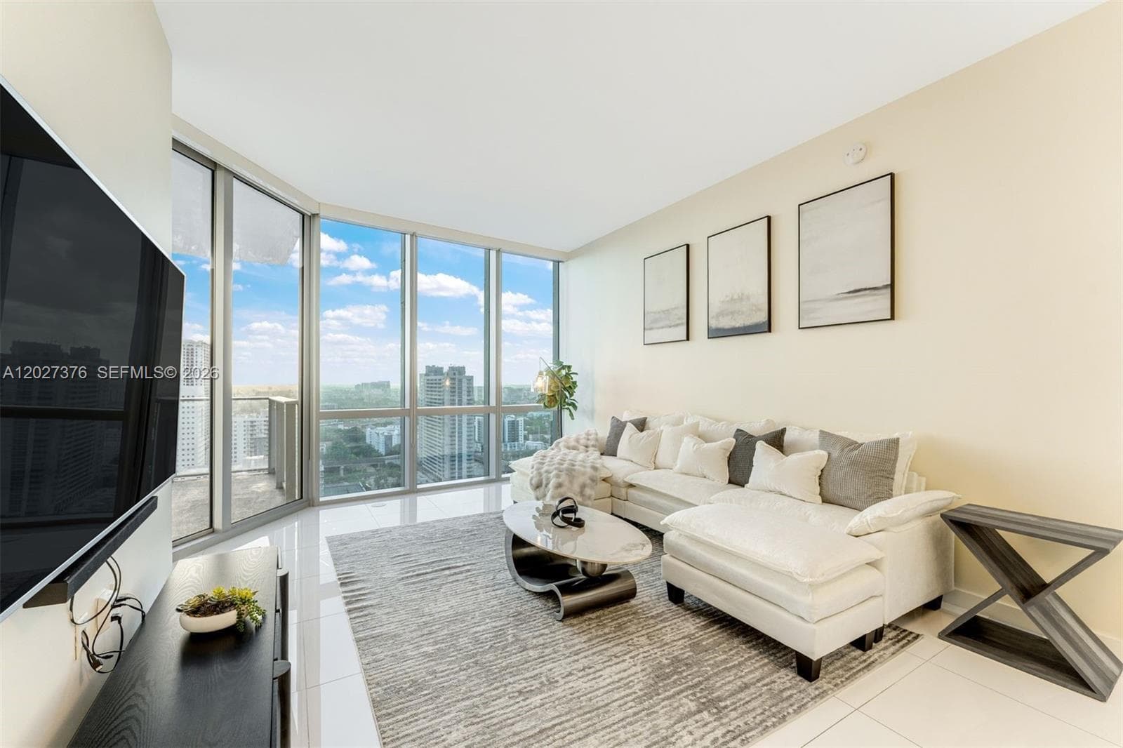 851 NE 1st Ave # 2308, Miami FL 33132 — 7