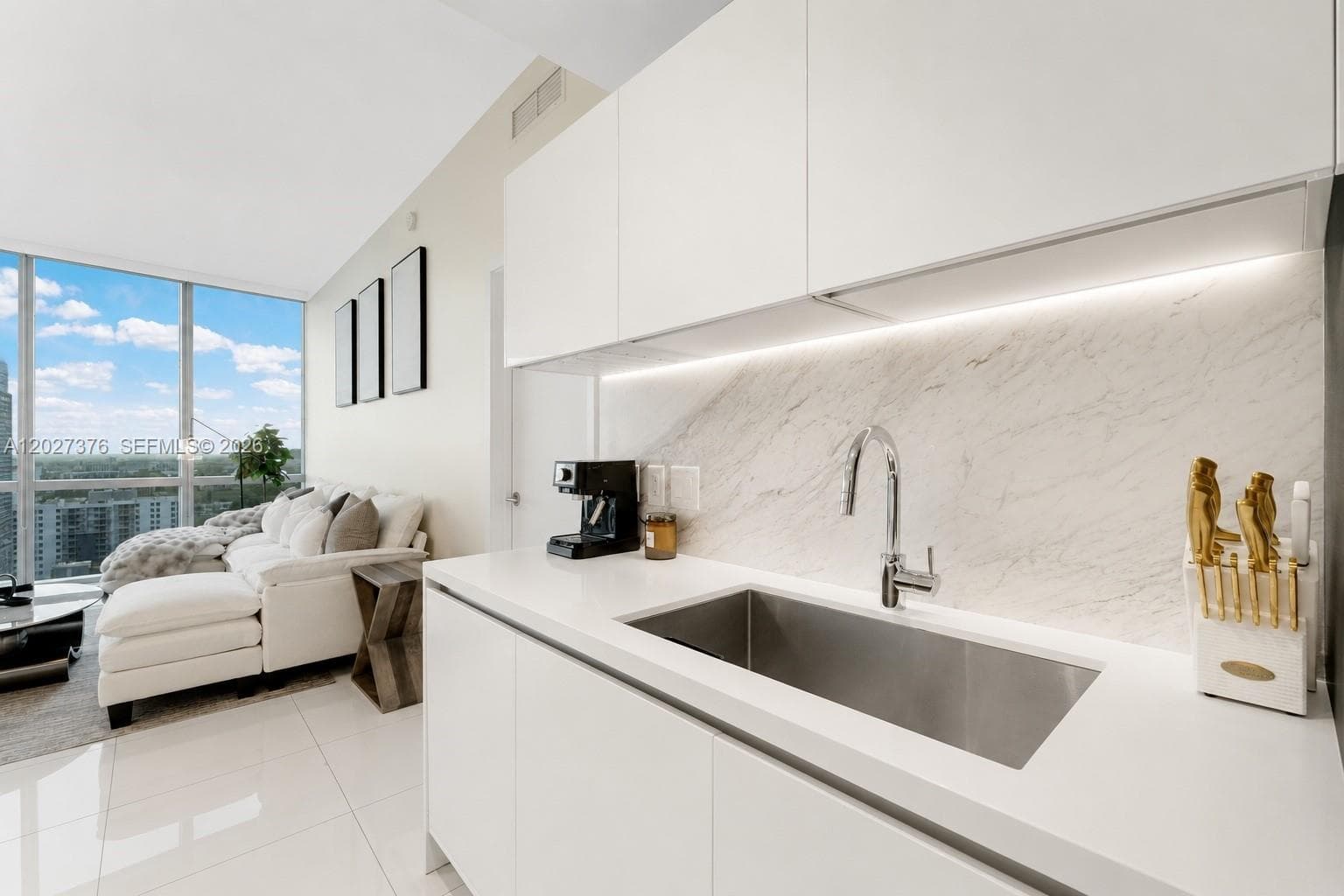 851 NE 1st Ave # 2308, Miami FL 33132 — 4