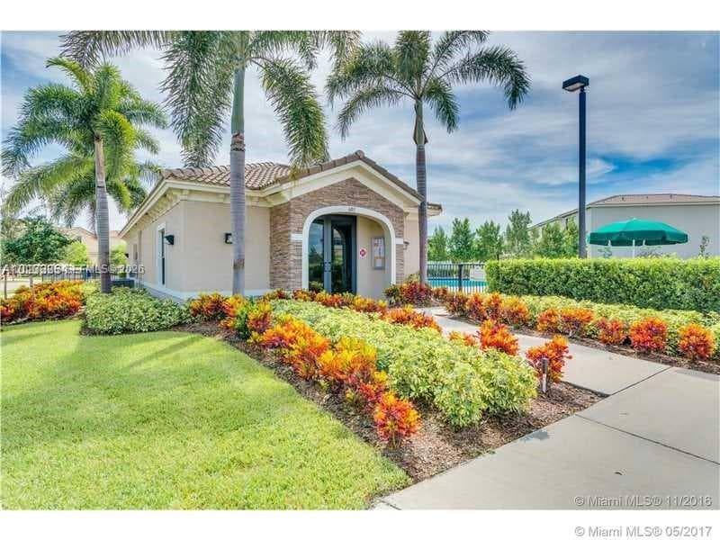 311 NE 194th Ln # 311, Miami FL 33179 — 1