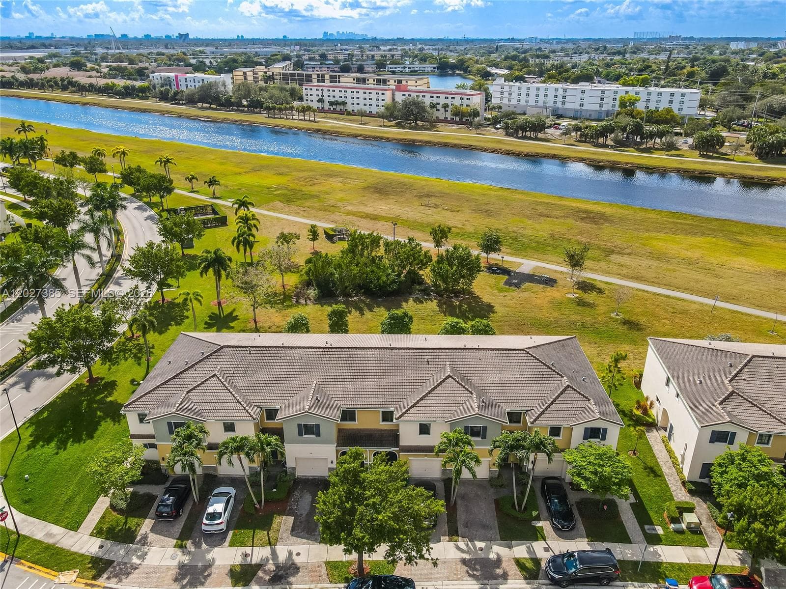 311 NE 194th Ln # 311, Miami FL 33179 — 5