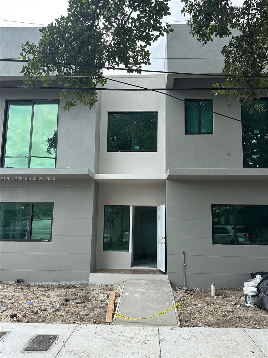 6480 NE 1st Ave, Miami FL 33150 — 6