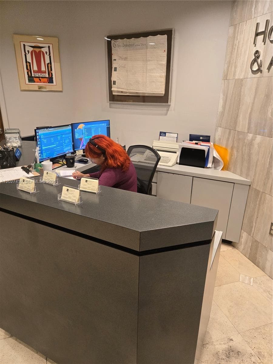 909 N Miami Beach Blvd # 201, North Miami Beach FL 33162 — 5