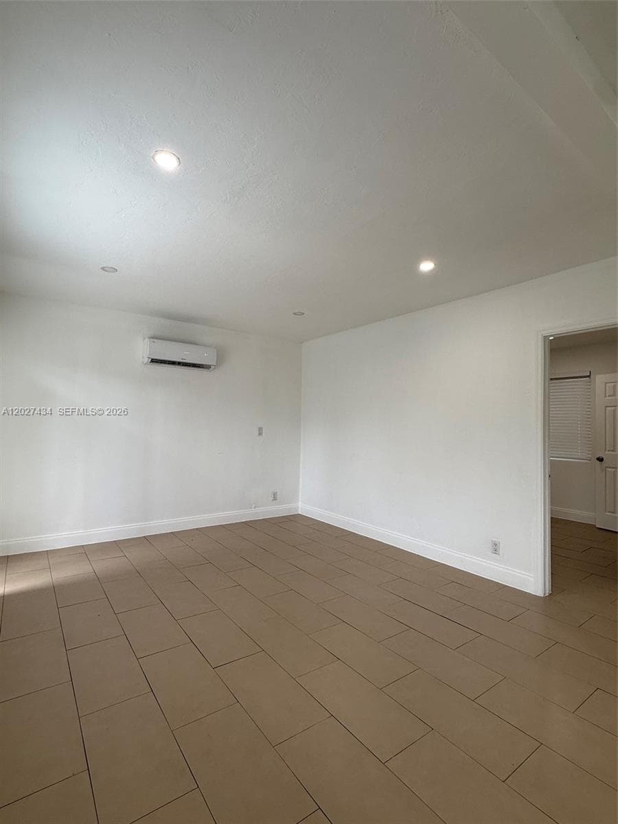 6723 NE Miami Pl # 4, Miami FL 33138 — 16