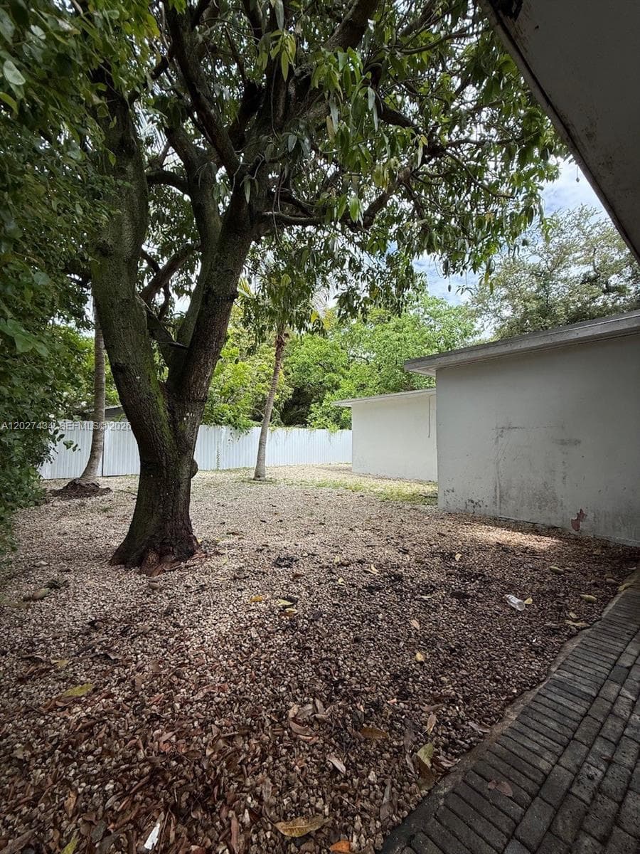 6723 NE Miami Pl # 4, Miami FL 33138 — 12