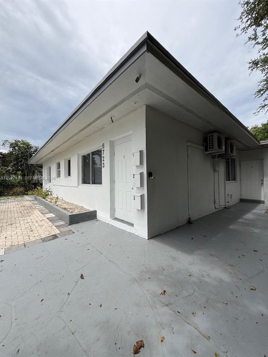 6723 NE Miami Pl # 4, Miami FL 33138 — 9