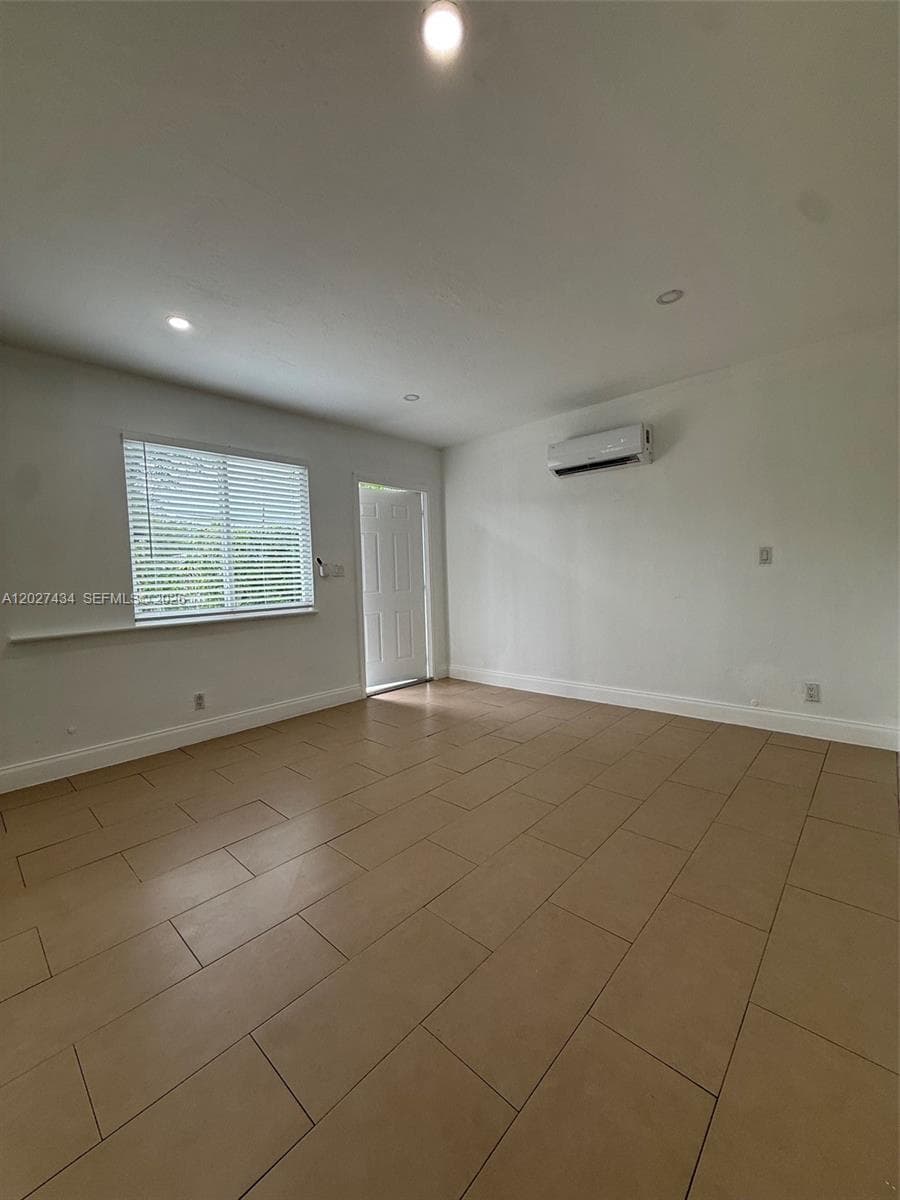6723 NE Miami Pl # 4, Miami FL 33138 — 15