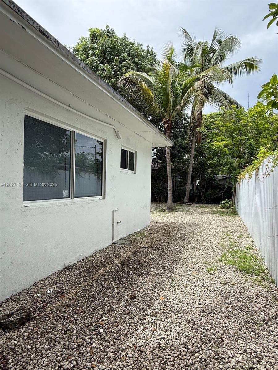 6723 NE Miami Pl # 4, Miami FL 33138 — 4