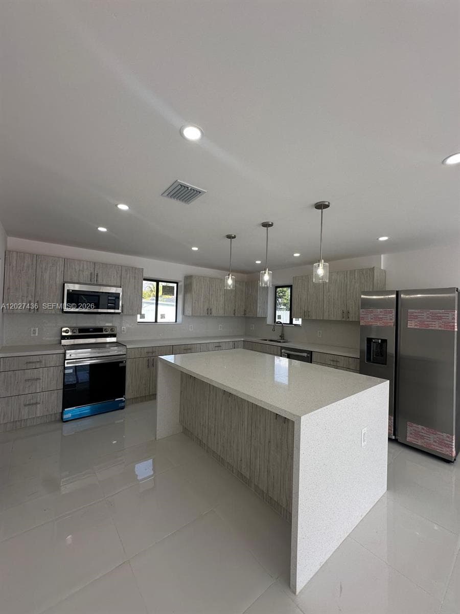 2041 NW 190th Ter, Miami Gardens FL 33056 — 6
