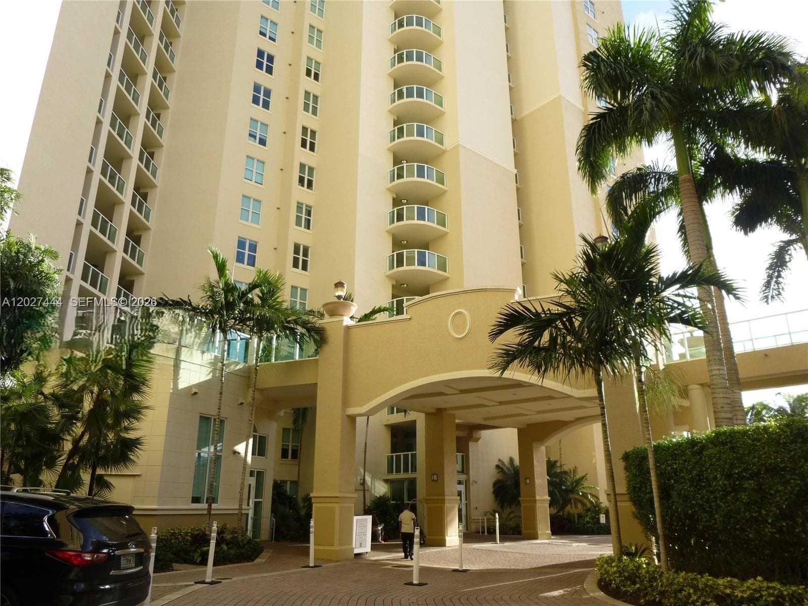 3330 NE 190th St # 2411, Aventura FL 33180 — 25