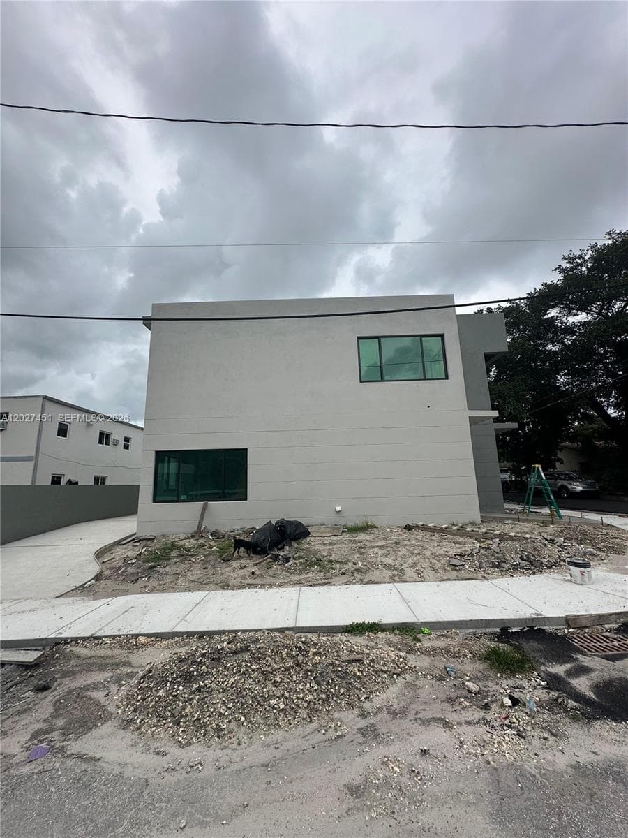 6480 NE 1st Ave # 6480, Miami FL 33150 — 7