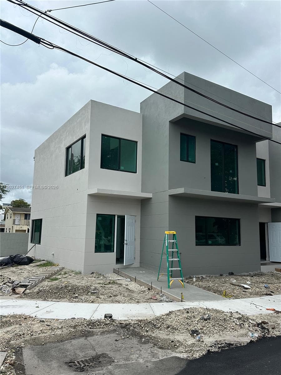 6480 NE 1st Ave # 6480, Miami FL 33150 — 5