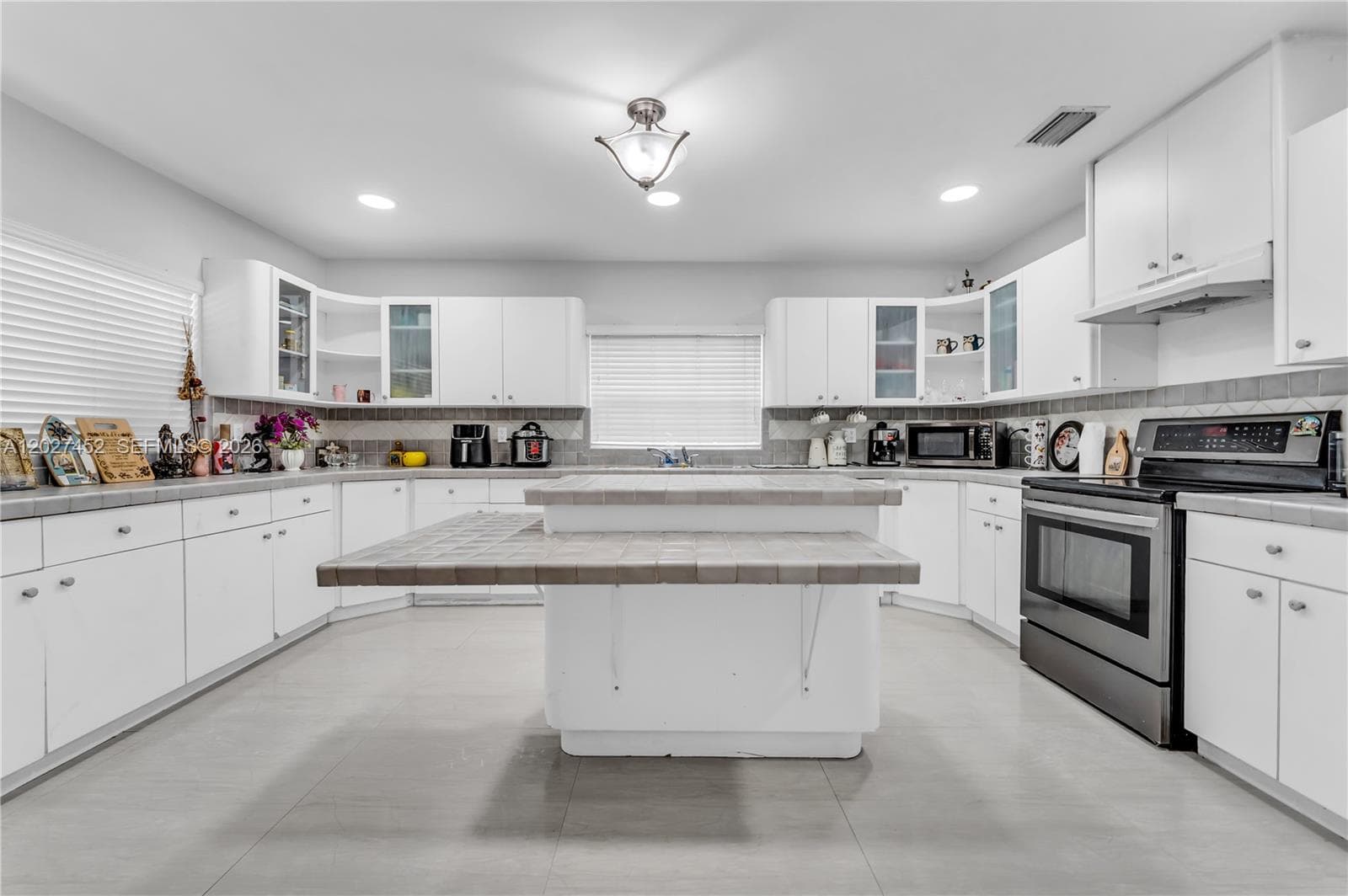 6284 SW 26th St, Miami FL 33155 — 13