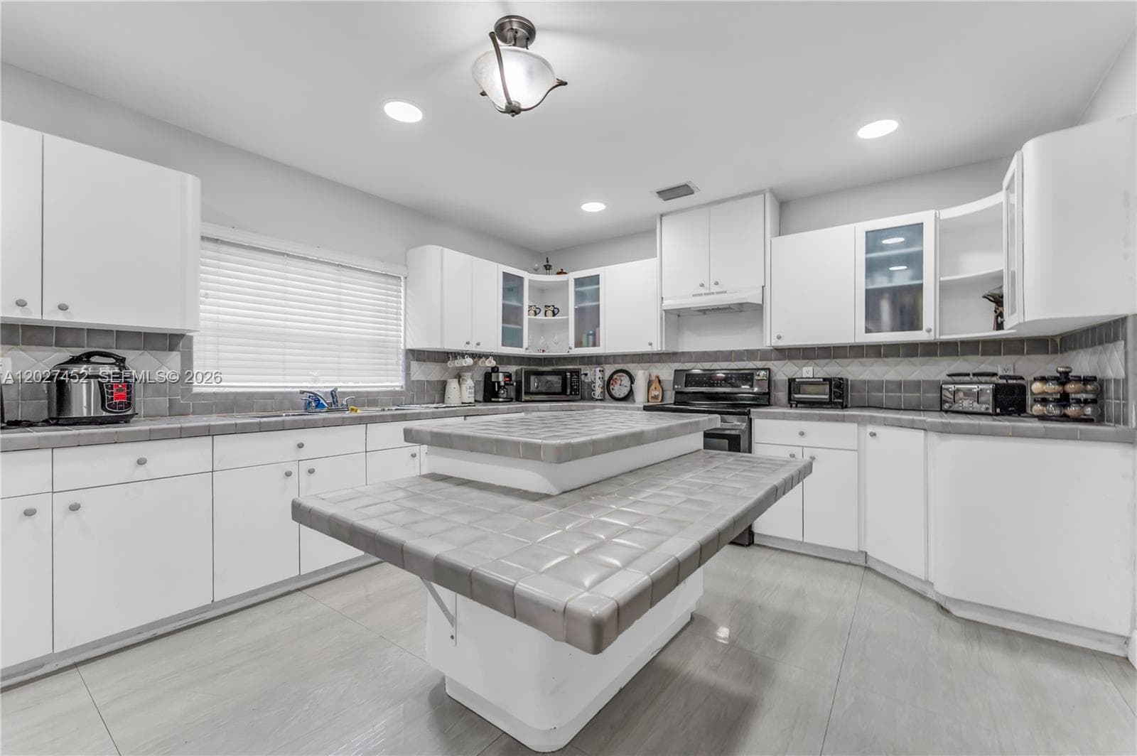 6284 SW 26th St, Miami FL 33155 — 17