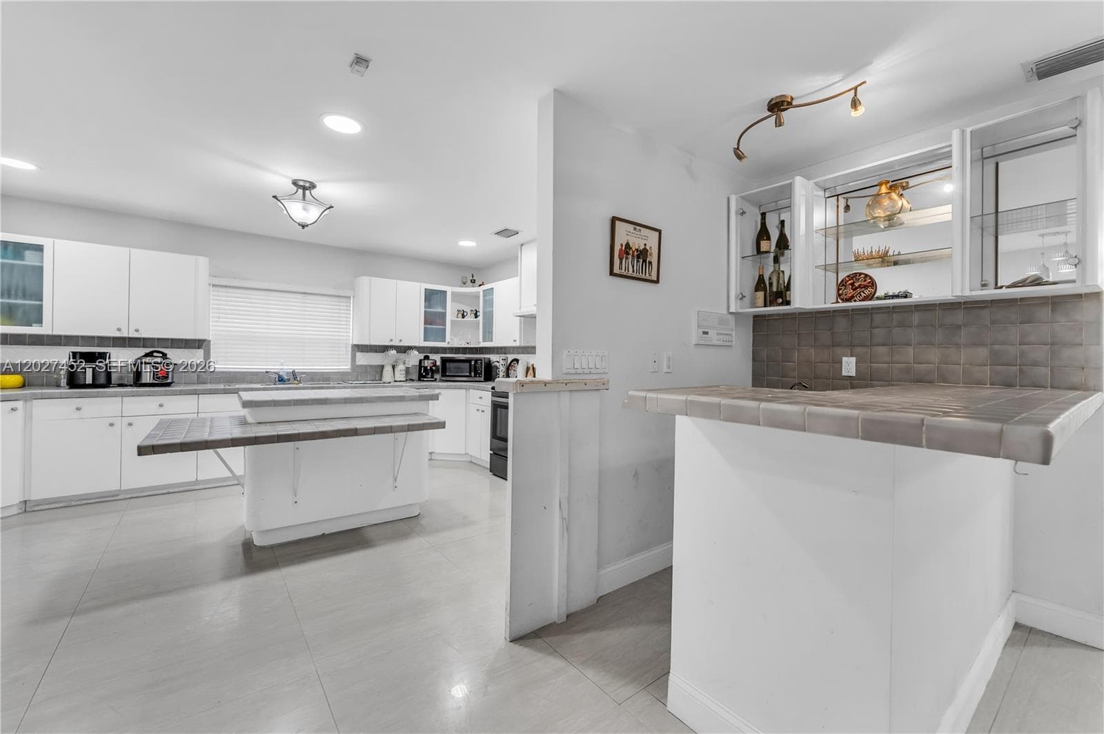 6284 SW 26th St, Miami FL 33155 — 26