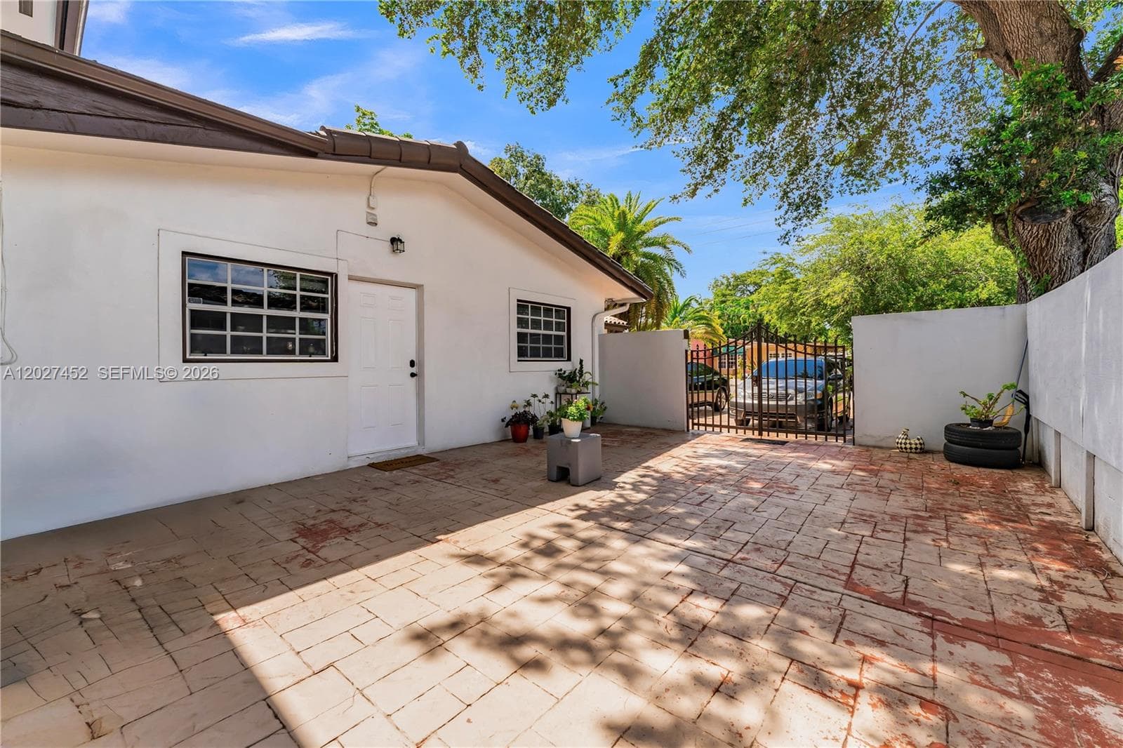 6284 SW 26th St, Miami FL 33155 — 63