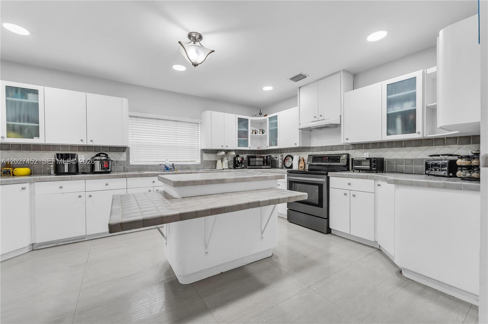 6284 SW 26th St, Miami FL 33155 — 20