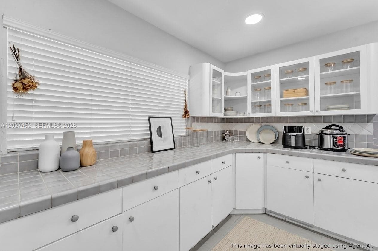 6284 SW 26th St, Miami FL 33155 — 30