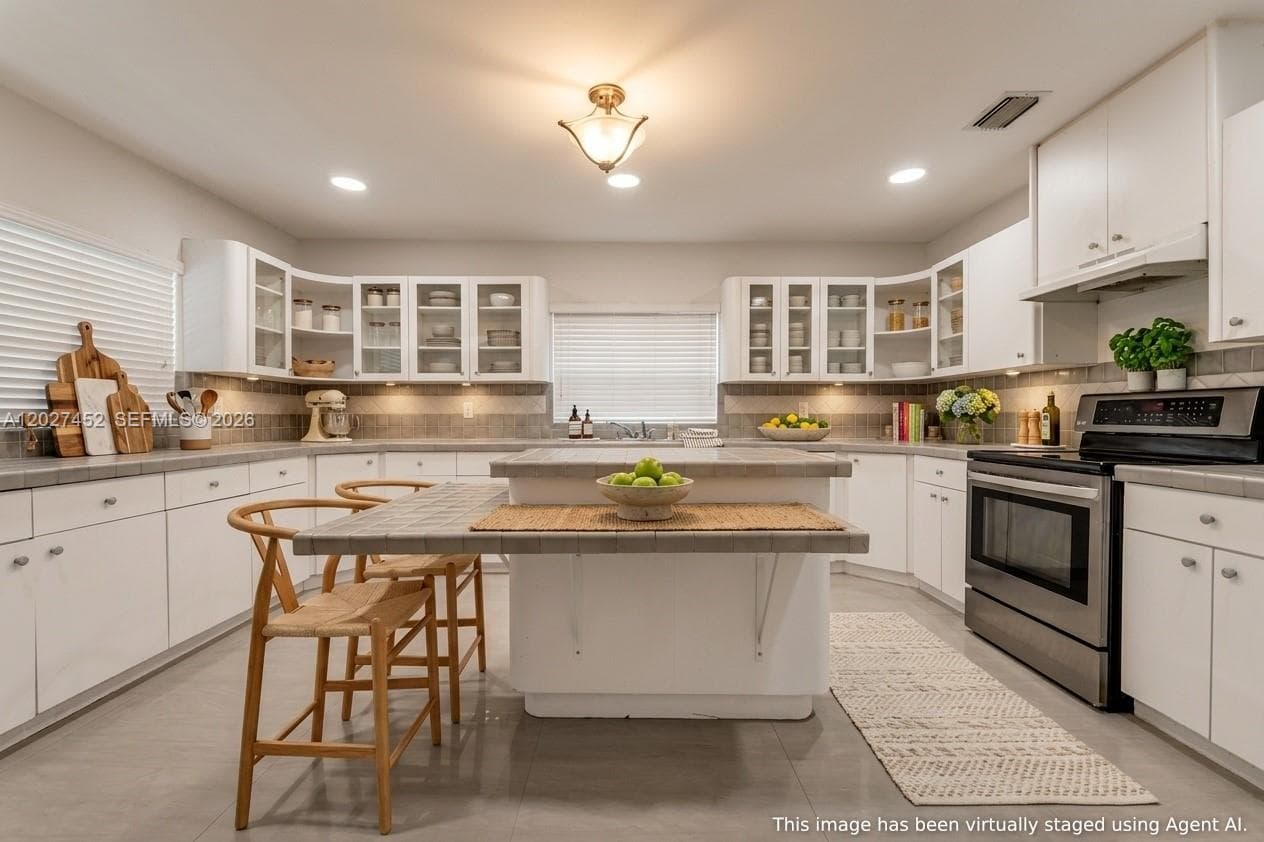 6284 SW 26th St, Miami FL 33155 — 14