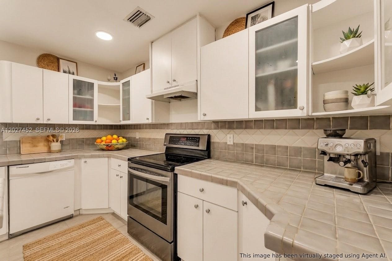 6284 SW 26th St, Miami FL 33155 — 29