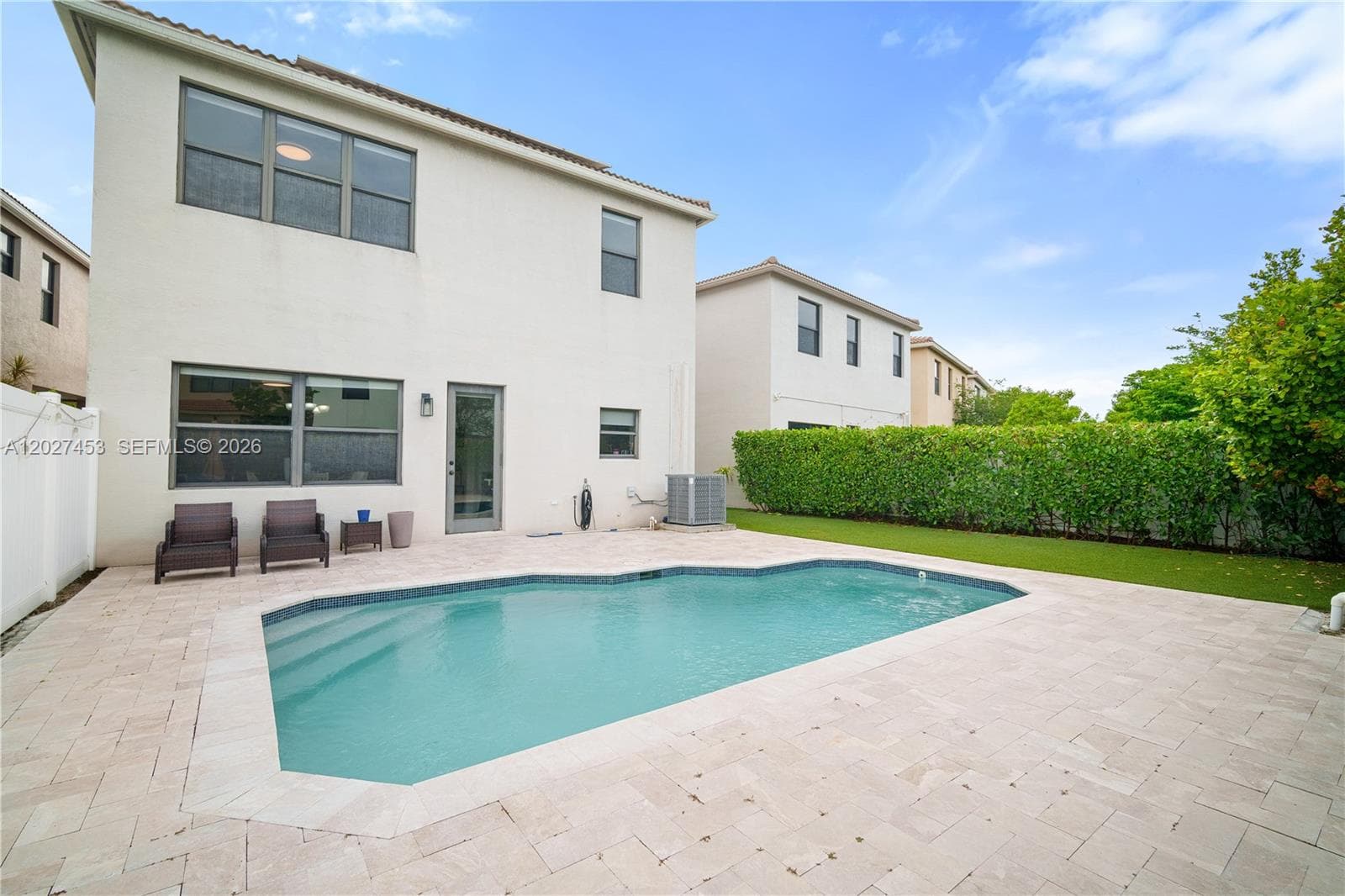 918 NE 191st St, Miami FL 33179 — 32