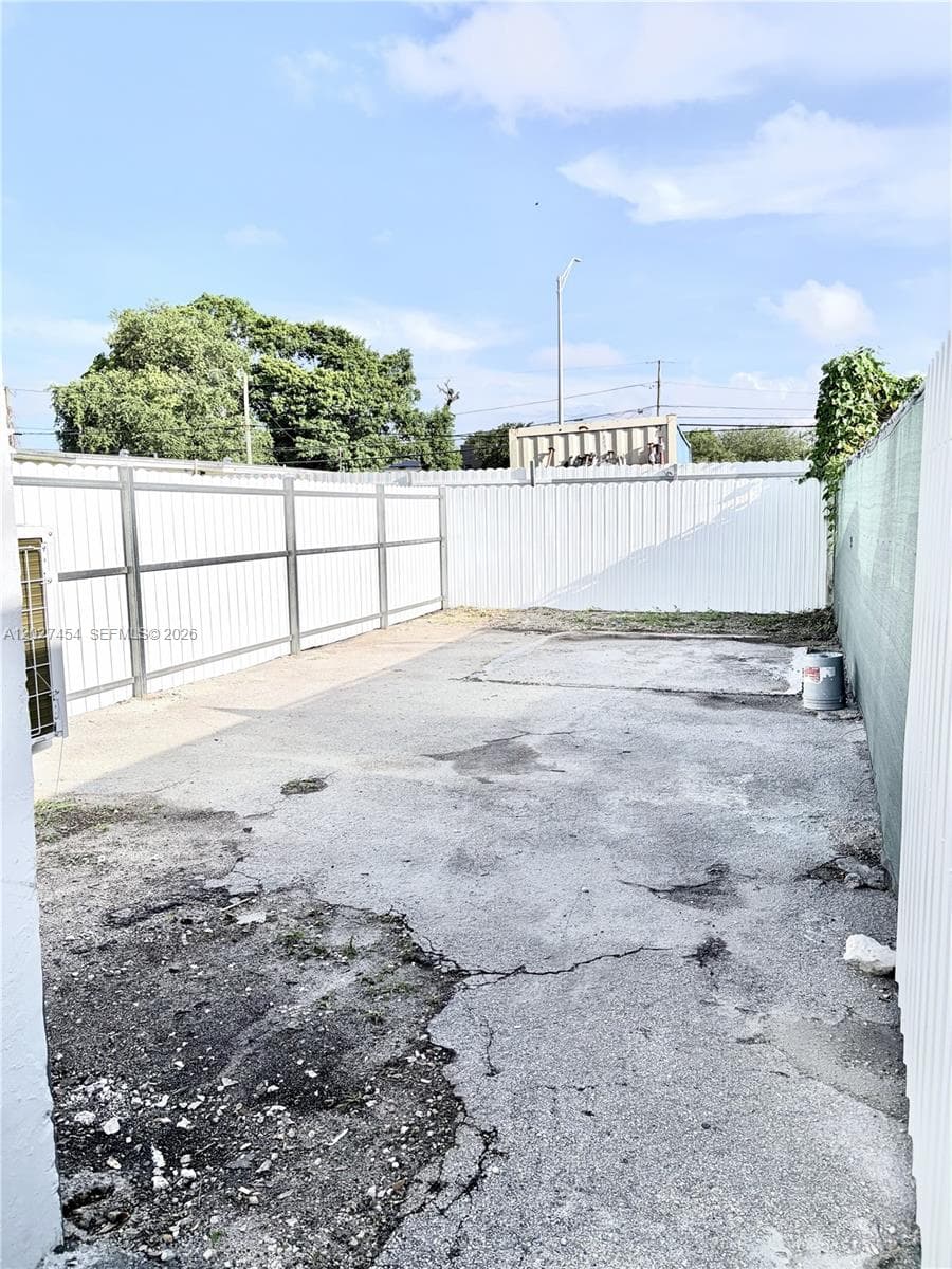 2956 NW 47th St REAR, Miami FL 33142 — 22