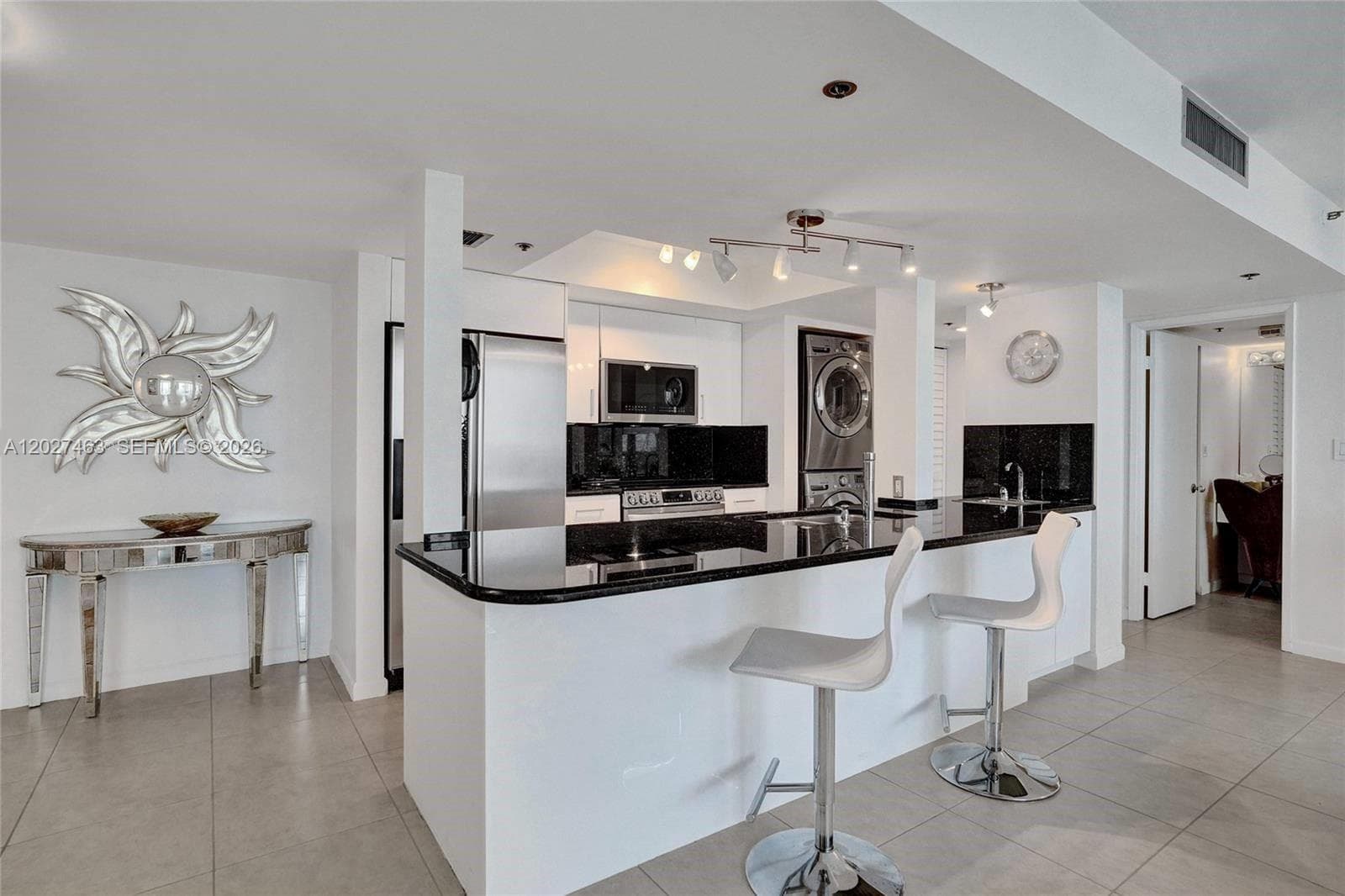 1717 N Bayshore Dr # 2440, Miami FL 33132 — 6