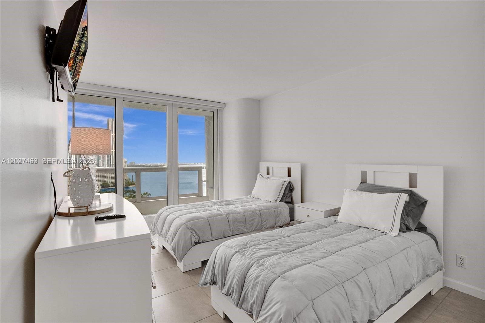 1717 N Bayshore Dr # 2440, Miami FL 33132 — 11