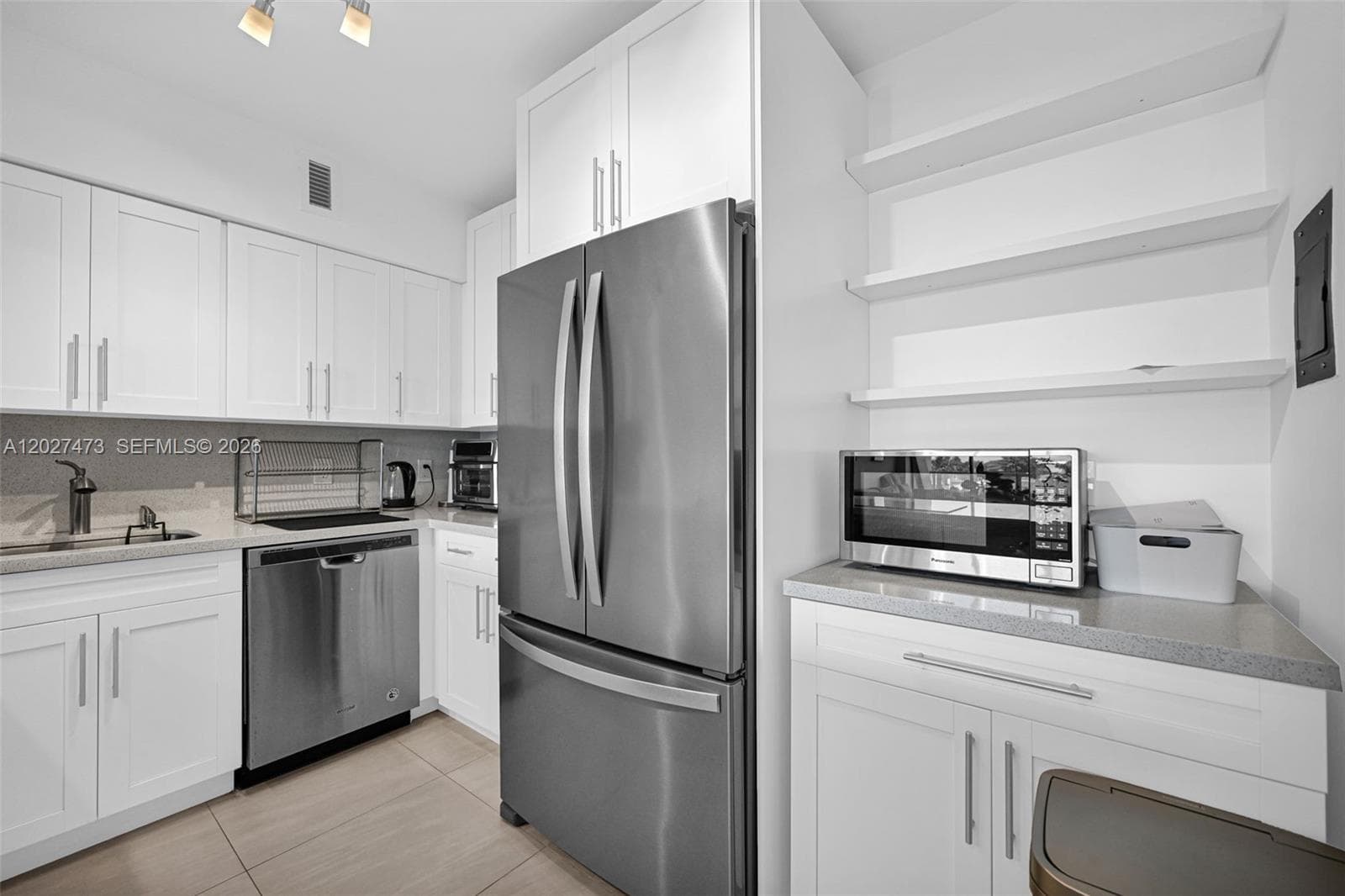 5700 Collins Ave # 5J, Miami Beach FL 33140 — 17
