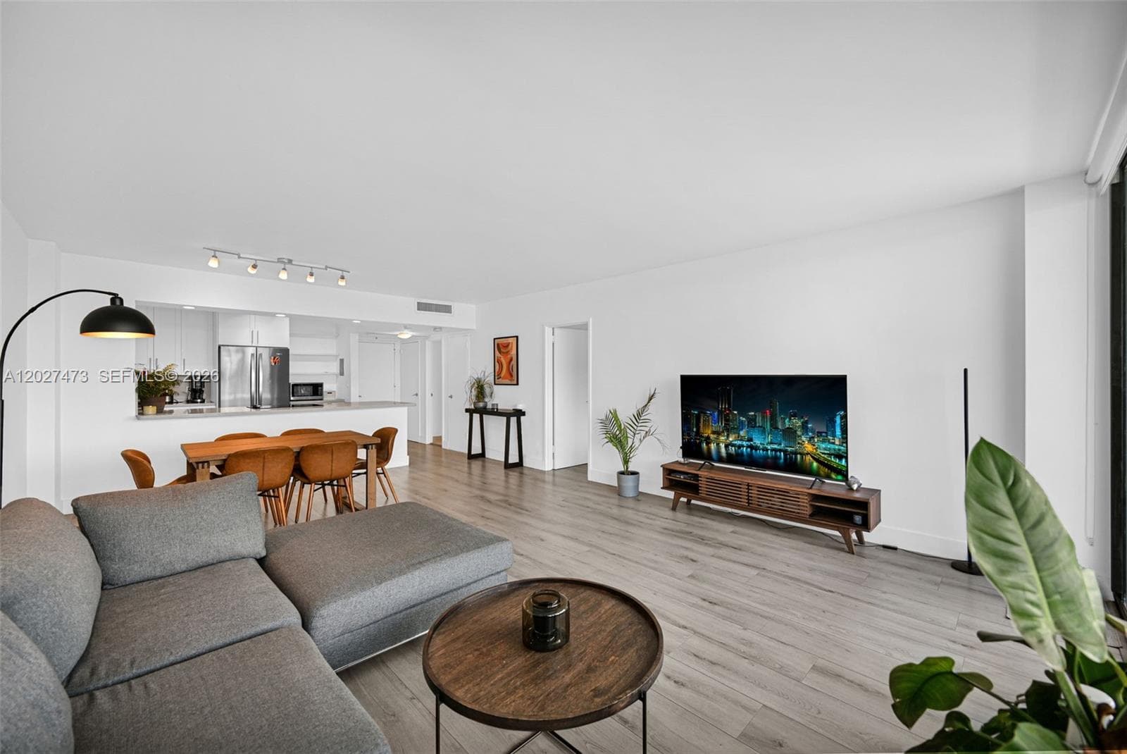 5700 Collins Ave # 5J, Miami Beach FL 33140 — 10