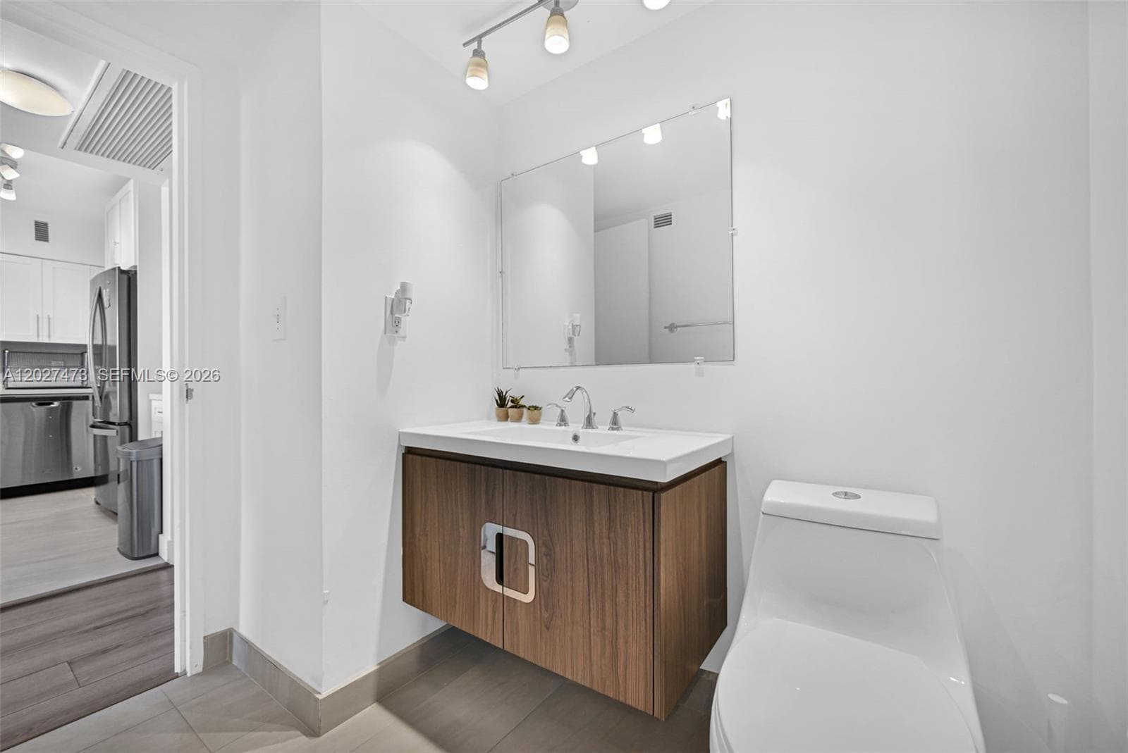 5700 Collins Ave # 5J, Miami Beach FL 33140 — 19