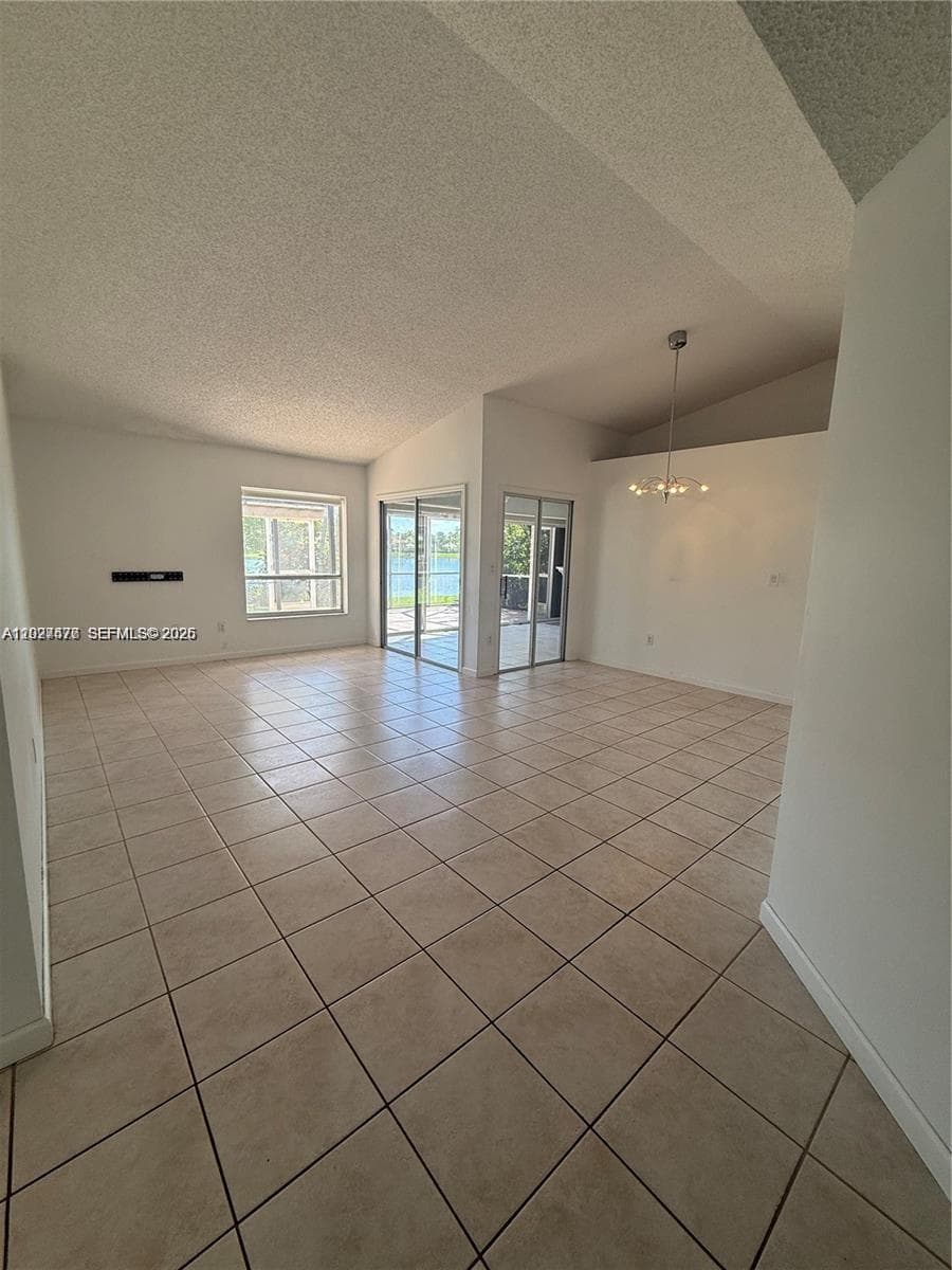 665 SE 25th Ln # 665, Homestead FL 33033 — 3