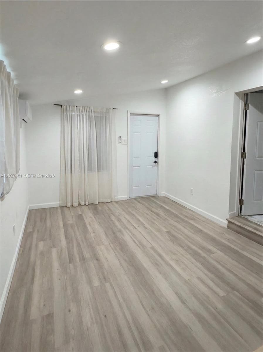1300 NE 203rd St, Miami FL 33179 — 28