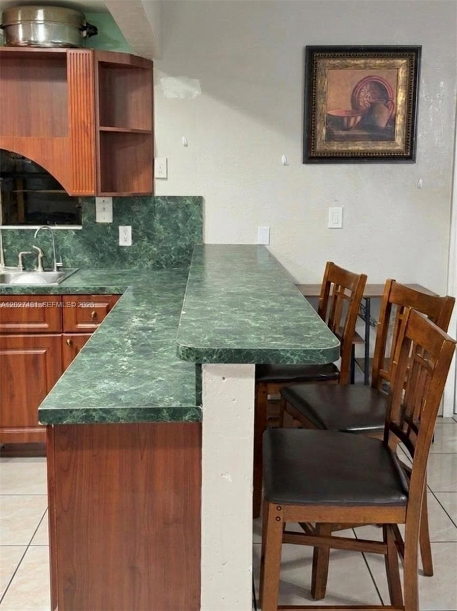1300 NE 203rd St, Miami FL 33179 — 10