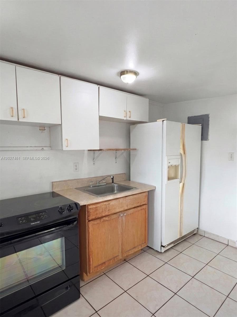 1300 NE 203rd St, Miami FL 33179 — 33