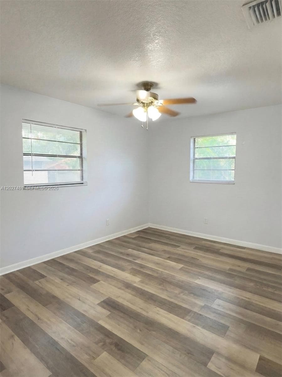 1300 NE 203rd St, Miami FL 33179 — 11