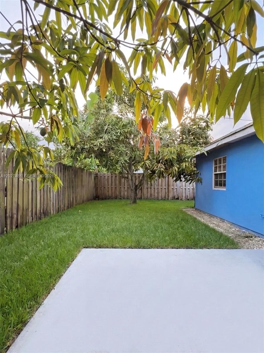 1300 NE 203rd St, Miami FL 33179 — 4