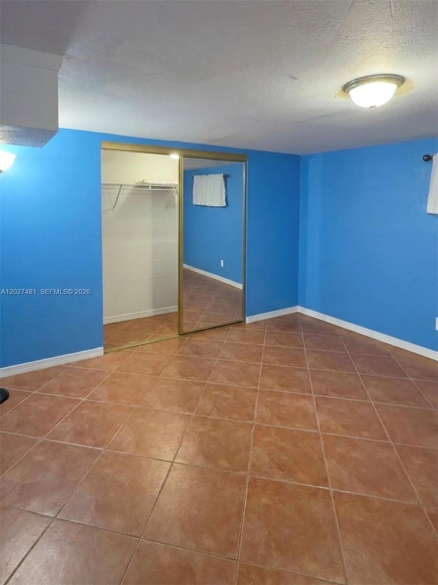 1300 NE 203rd St, Miami FL 33179 — 25