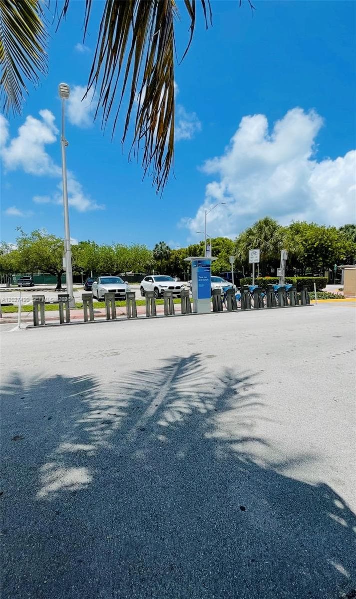 7832 Collins Ave # 201, Miami Beach FL 33141 — 32