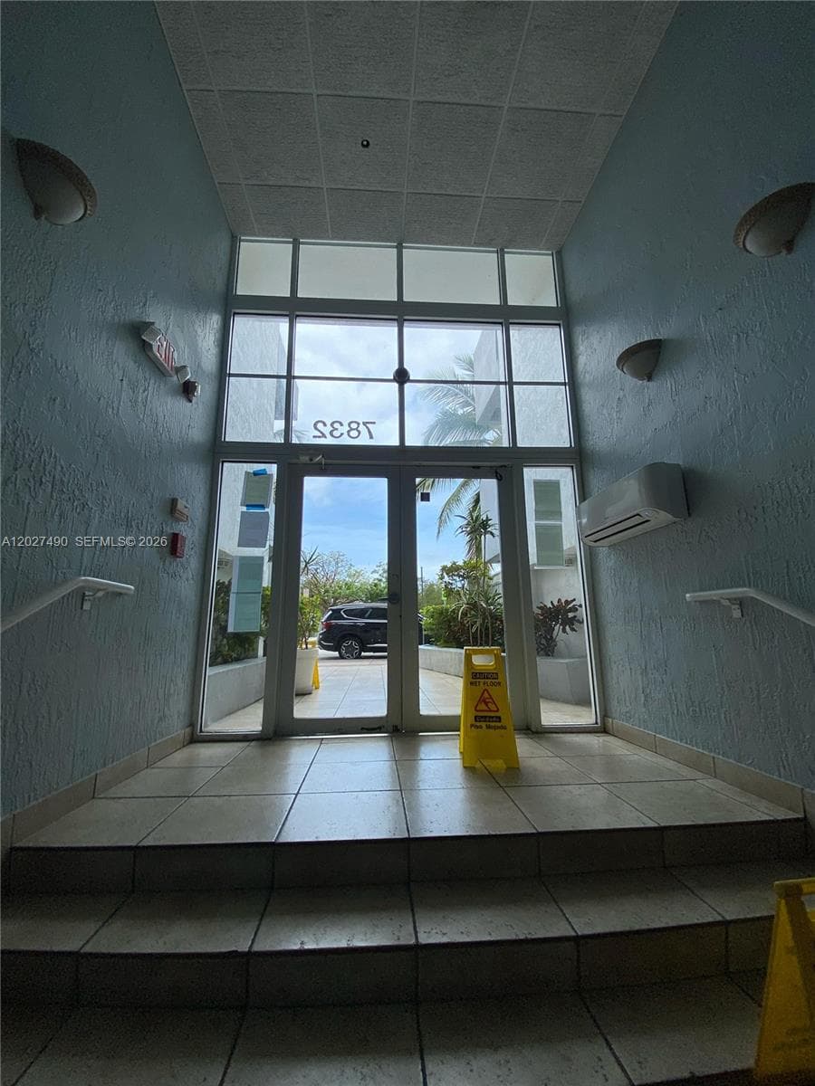 7832 Collins Ave # 201, Miami Beach FL 33141 — 29