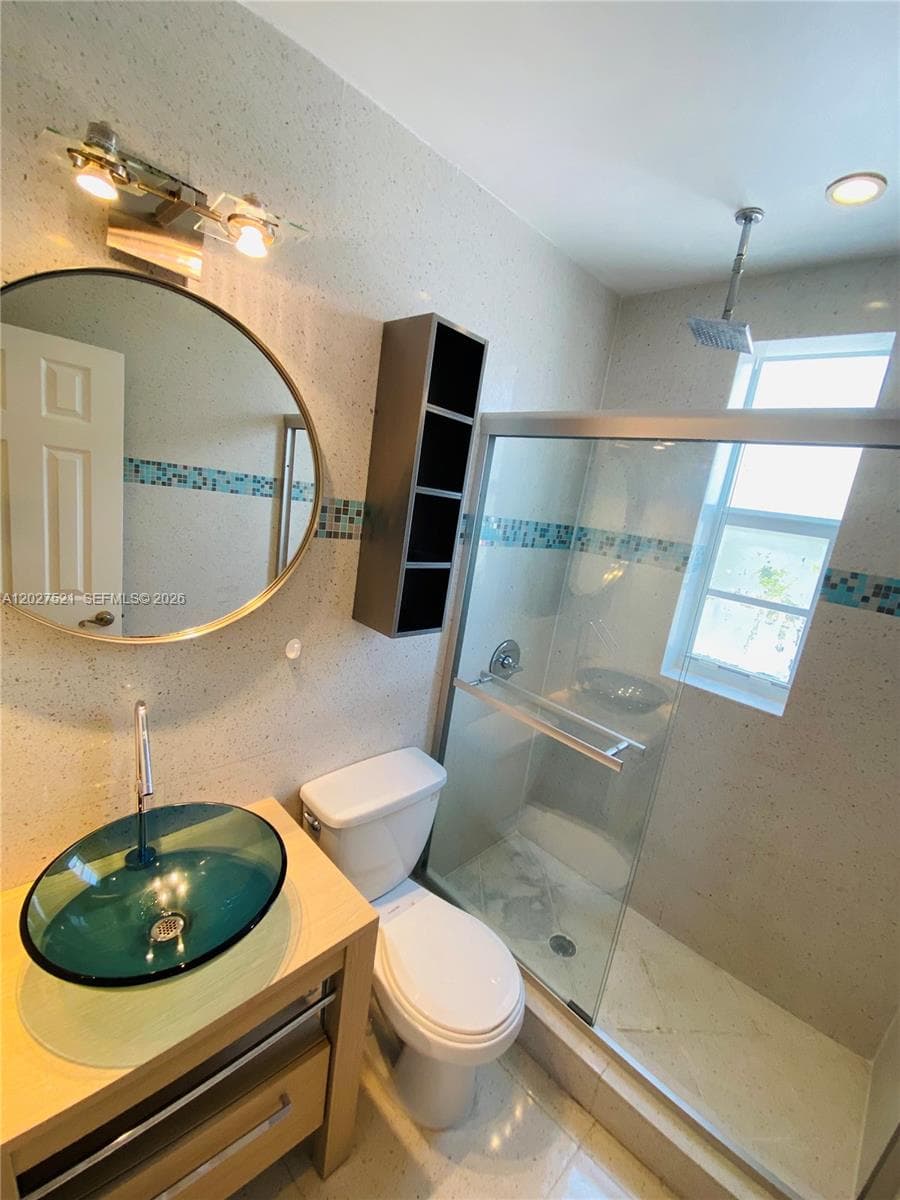 6881 Bay Dr # 11, Miami Beach FL 33141 — 10