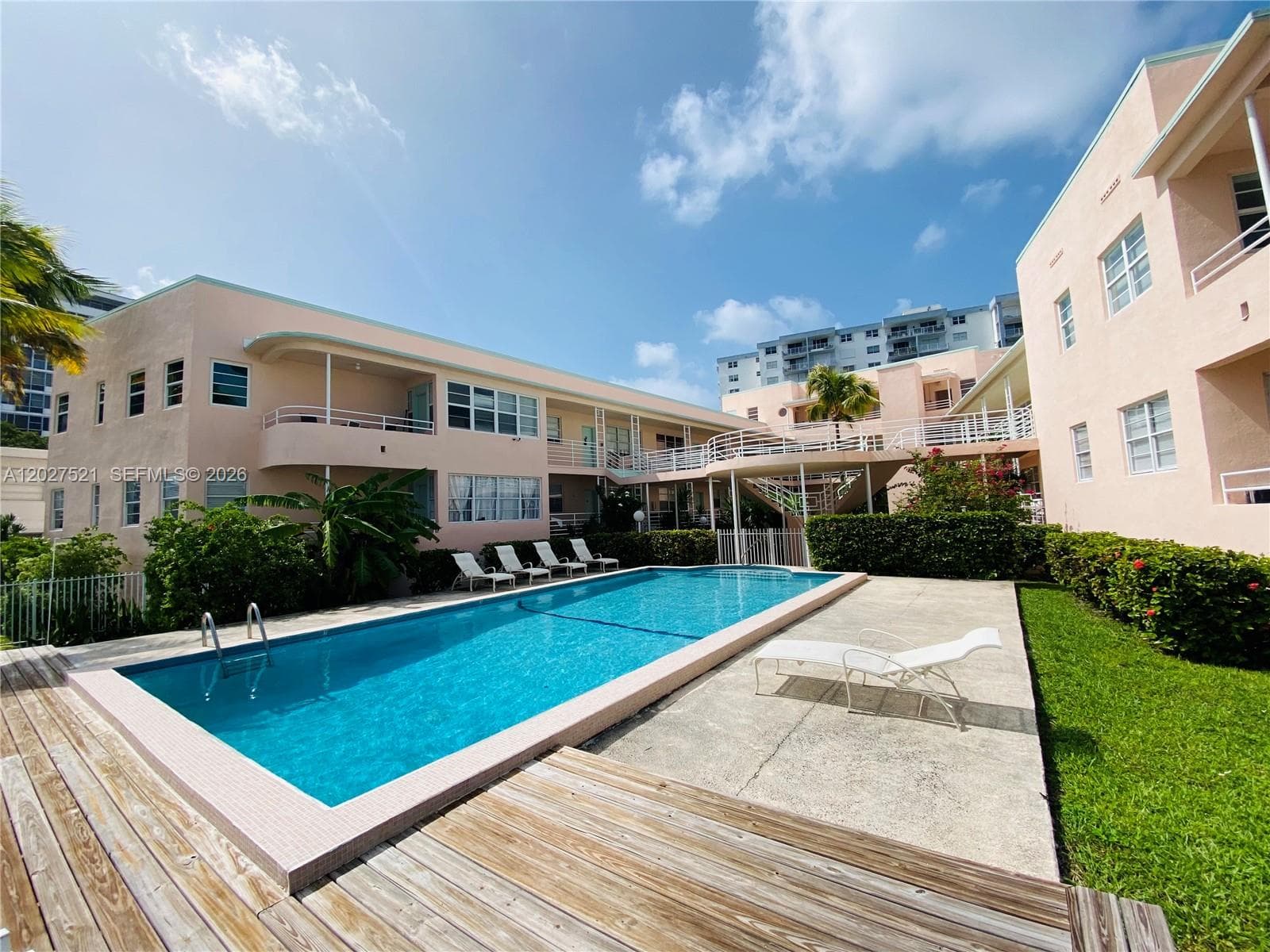 6881 Bay Dr # 11, Miami Beach FL 33141 — 18