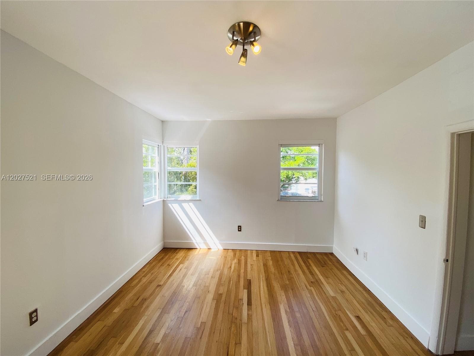 6881 Bay Dr # 11, Miami Beach FL 33141 — 11