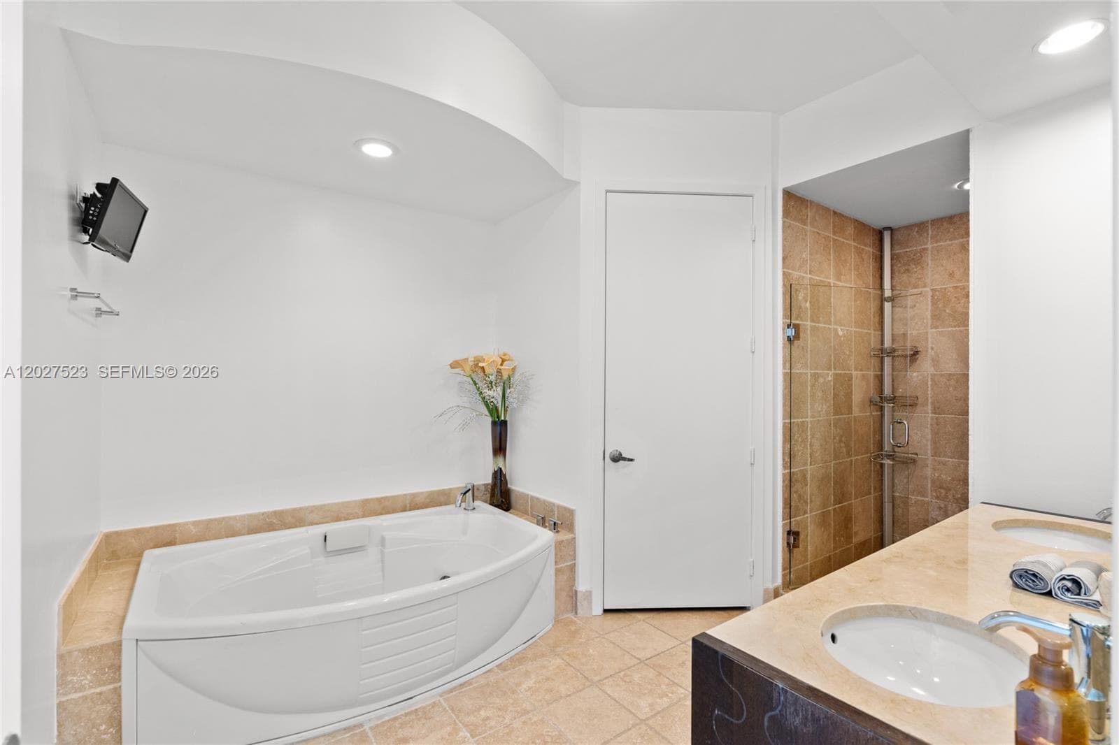18201 Collins Ave # 4209, Sunny Isles Beach FL 33160 — 23